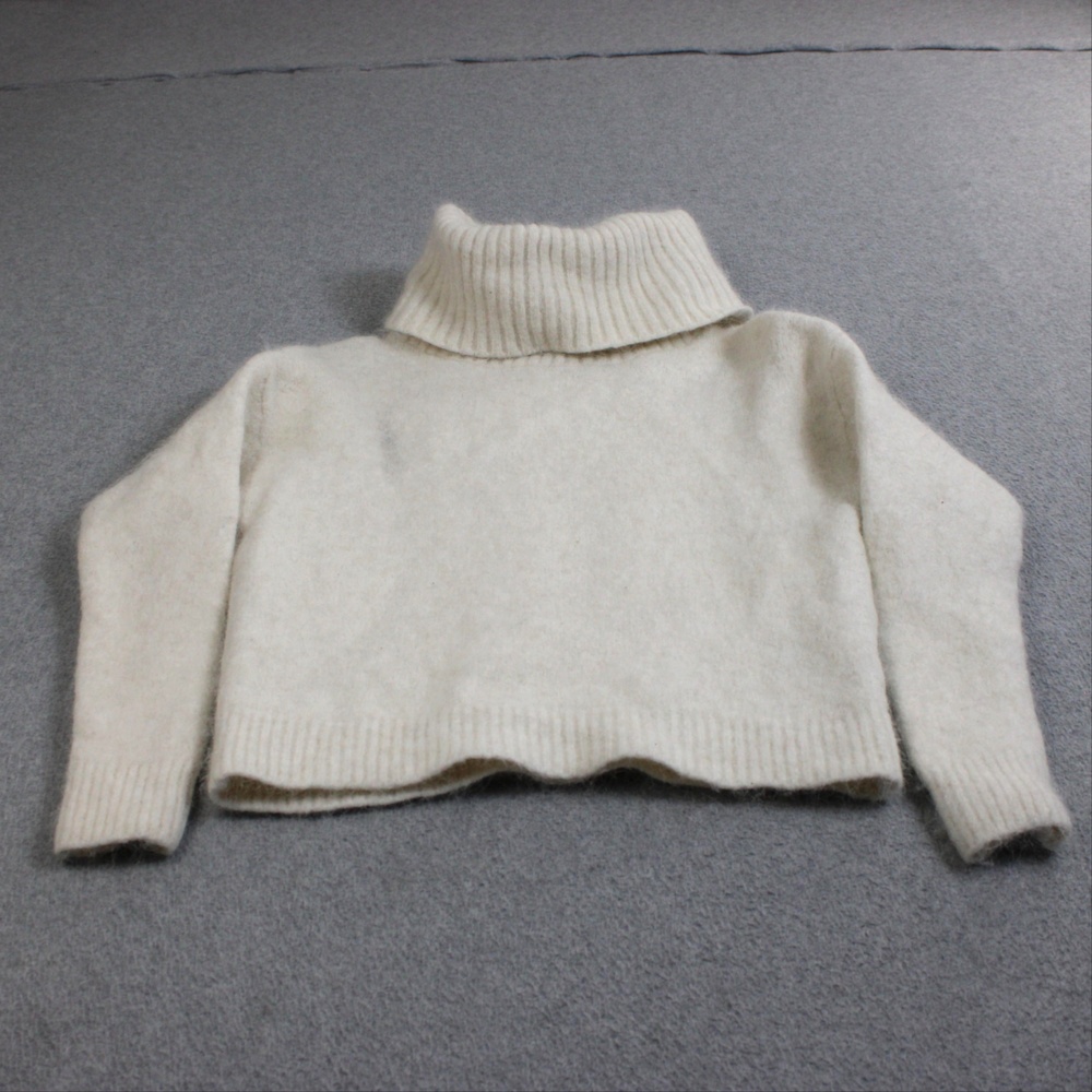 UGG Sweater Women Medium White Turtleneck Alpaca Wool Fuzzy Knit Cozy Pullover